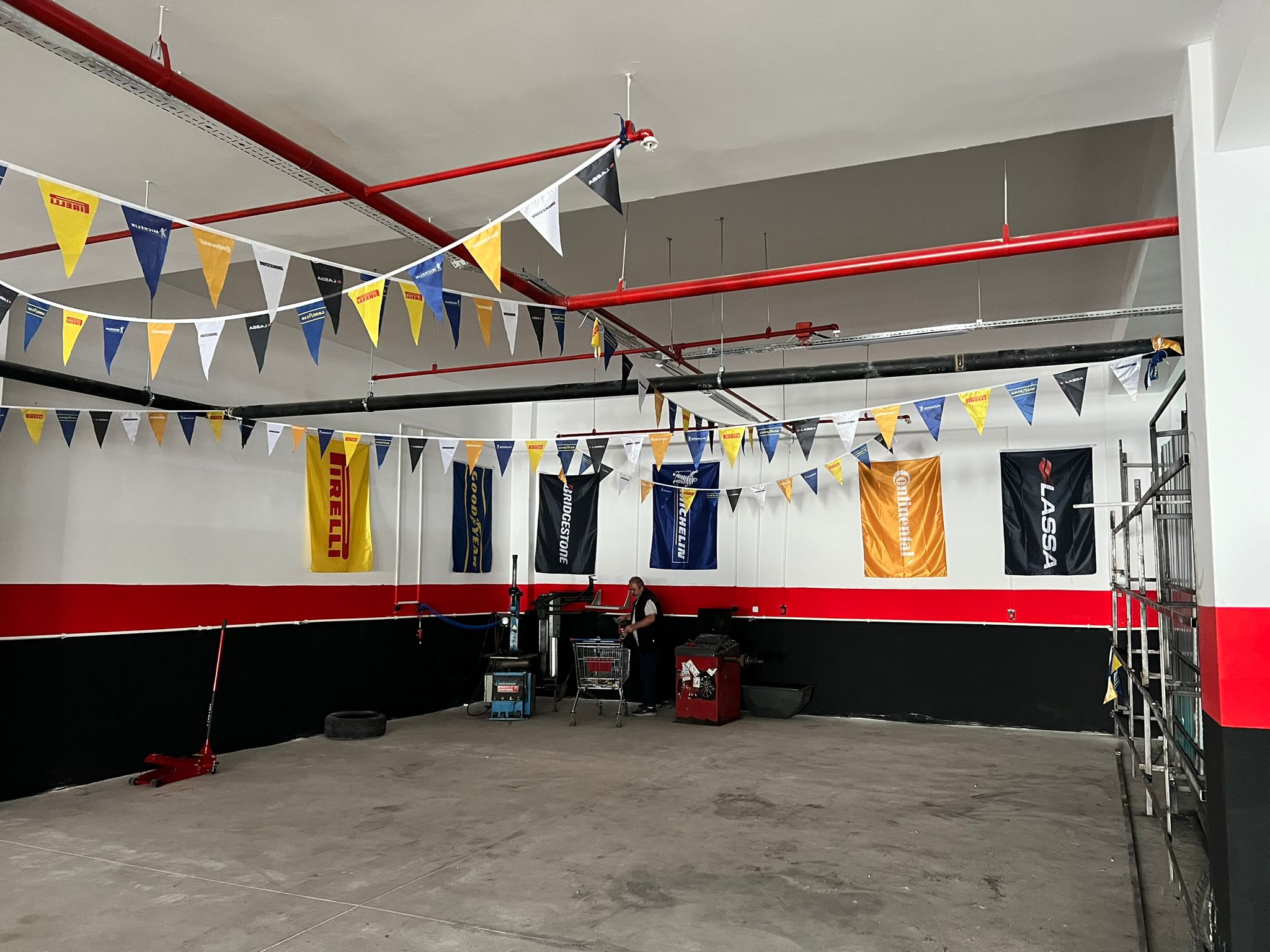 MONOCAR GARAGE OTO YIKAMA - YENİMAHALLE / BATIKENT