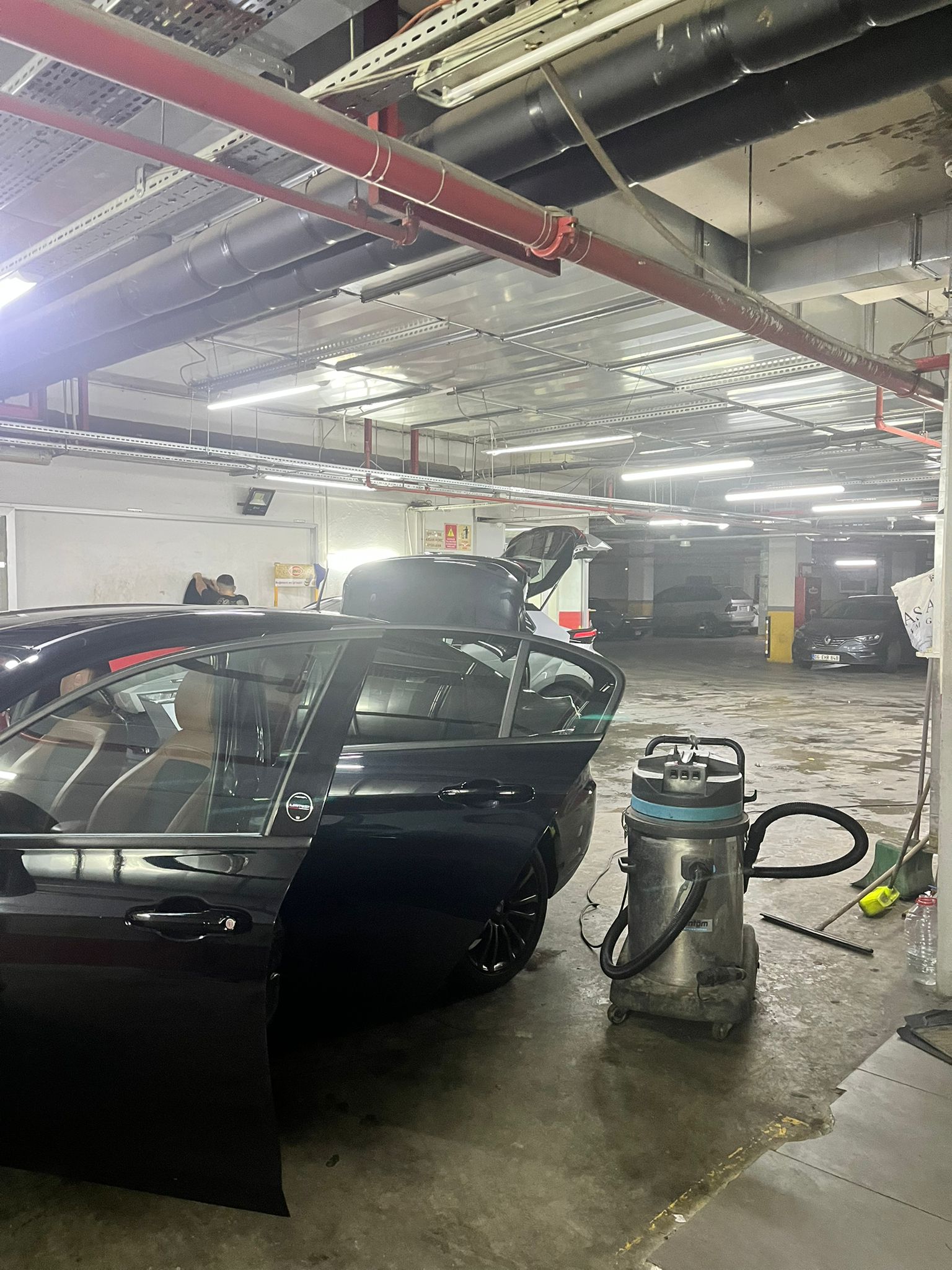 BLACK & WHITE OTO YIKAMA - ARMA KULE / ÇUKURAMBAR