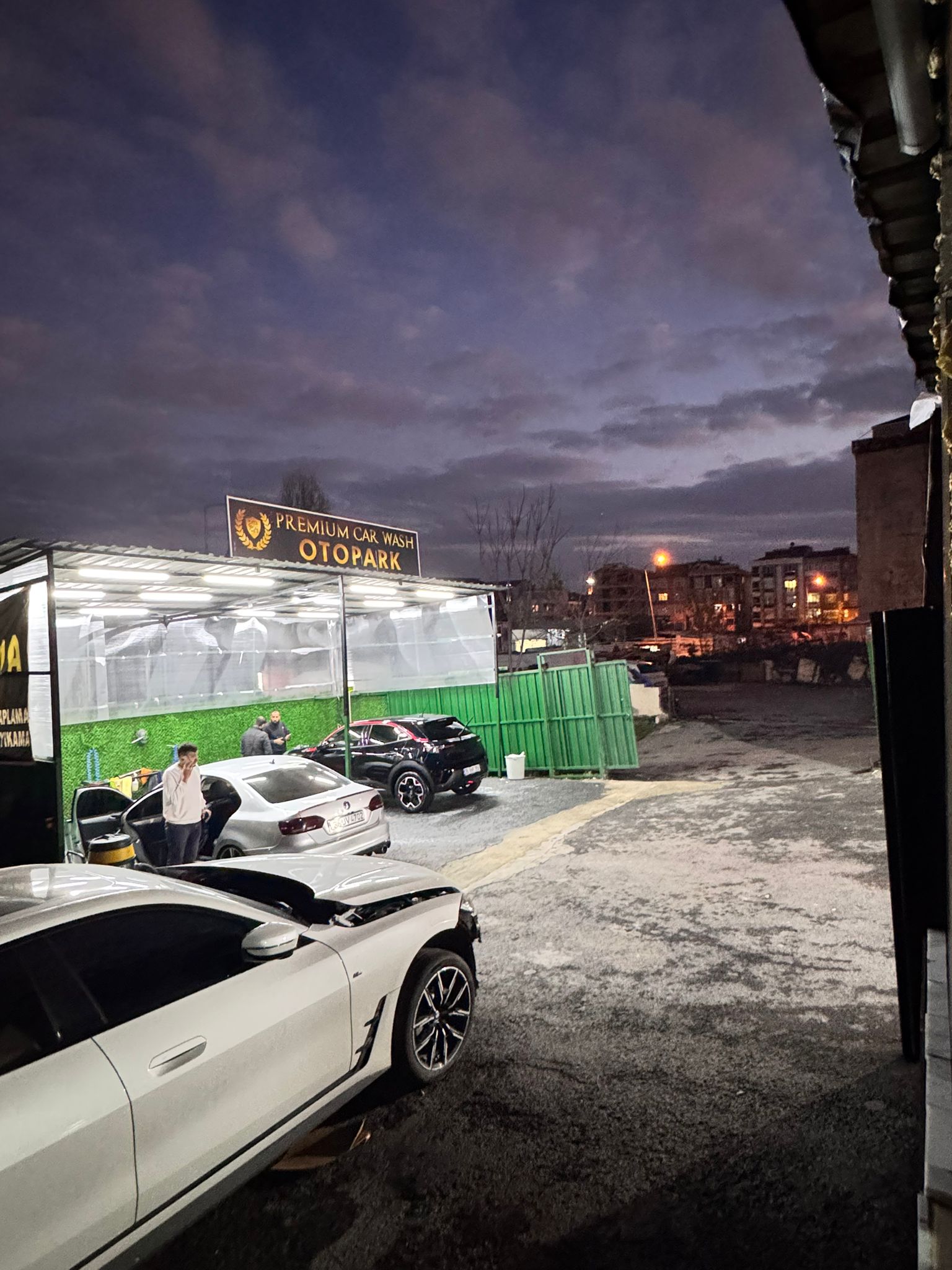 PREMİUM CAR WASH OTO YIKAMA - BAHÇELİEVLER 